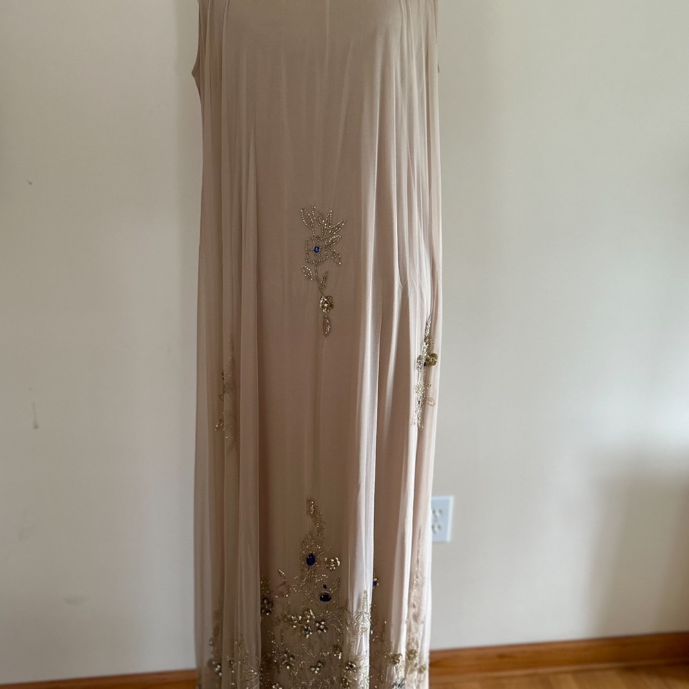 Mac Duggal
High Neck Floral Embellished Trapeze Gown - Picture 4 of 9